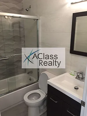 Rented by A Class Realty Long Island City LLC | media 10