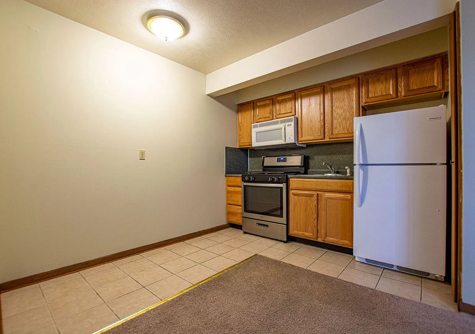 4404 Davenport Street — Photo 3