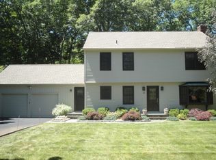 43 Bull Frog Ln, Trumbull, CT 06611