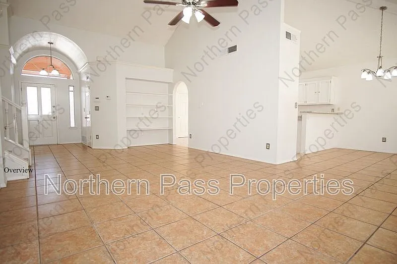 5 bed, 3.0 bath, 2609 sqft, $1,970 — Photo 4