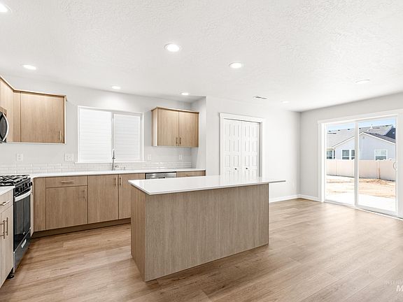 7th image of this home