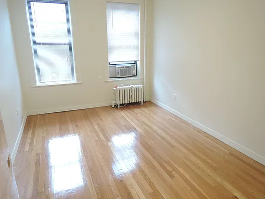 Rented by NYLA Realty | media 5