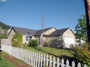 1911 S 60th St, Springfield, OR 97478