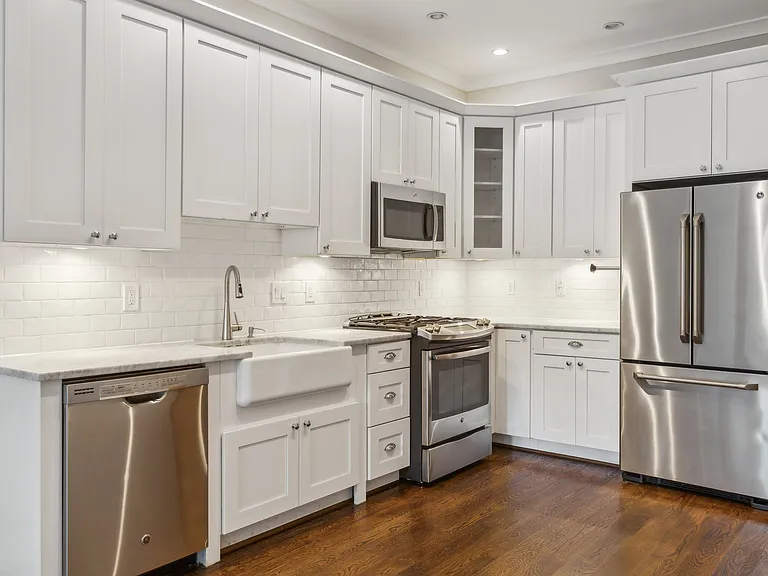 39 U St NE #1 — Photo 5