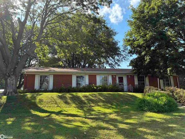 16 Fairway Dr, Clear Lake, IA 50428
