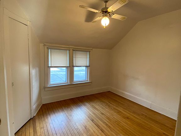5th image of 1105 E Holt Ave