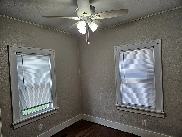 618 W Military Ave — Photo 19