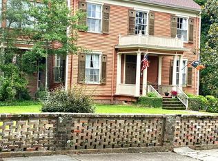 515 W 8th St, Laurel, MS 39440