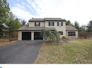 1141 Valley Rd, Warminster, PA 18974