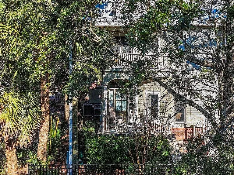 214 W La Rua St — Photo 25