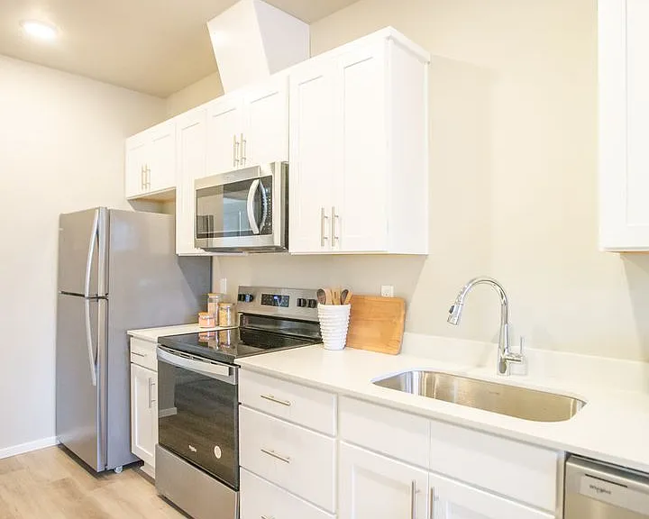 Q1 Apartments — Photo 16