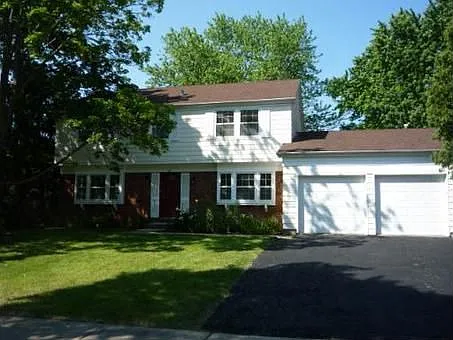 691 Checker Dr photo 1