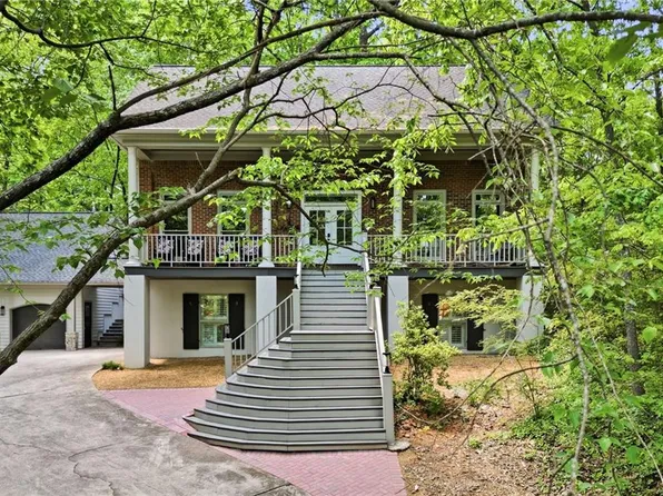 130 Farm Hill Cir, Roswell, GA 30075