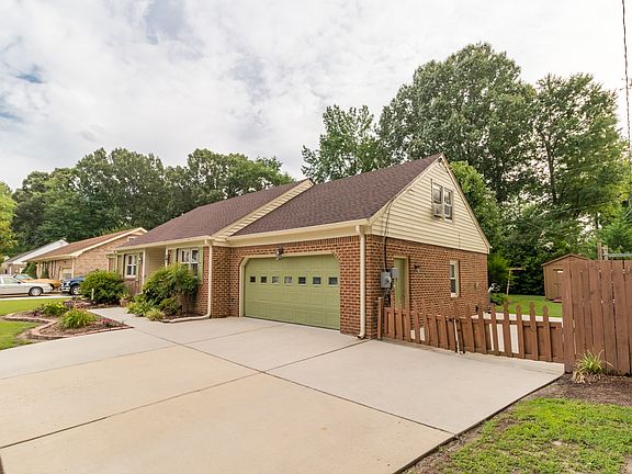 3rd image of 312 Woodberry Dr