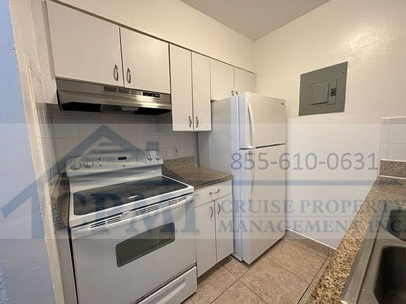 4th image of 100 SW 10th St #204