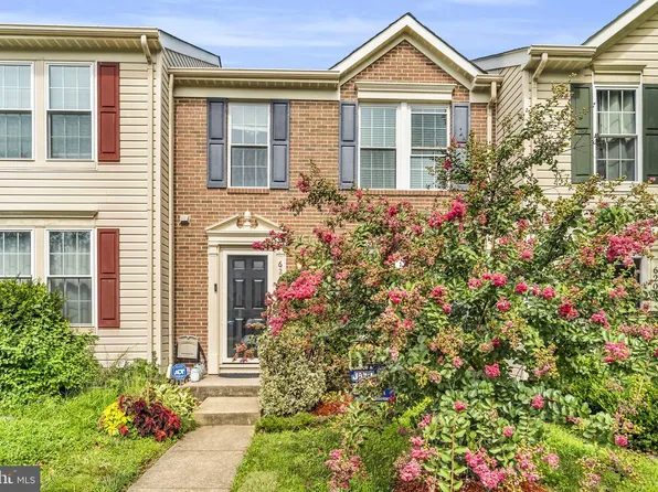 6204 Battalion St, Centreville, VA 20121