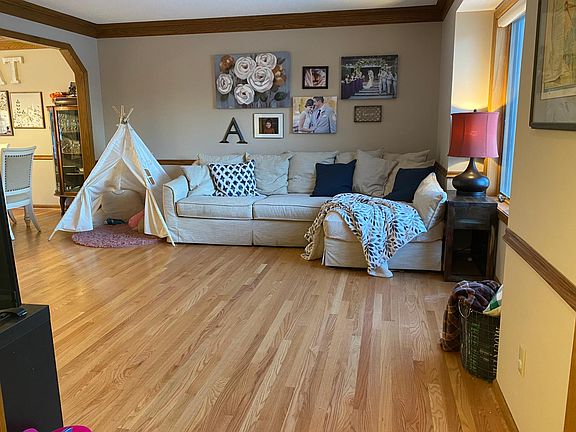 3rd image of 4260 Lanewood Ln N