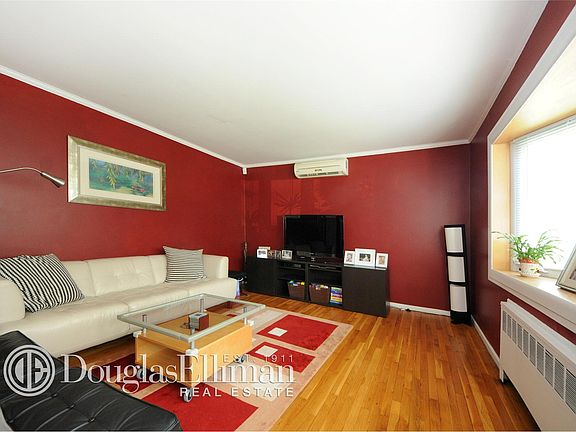 2nd image of 92 Kathleen Dr