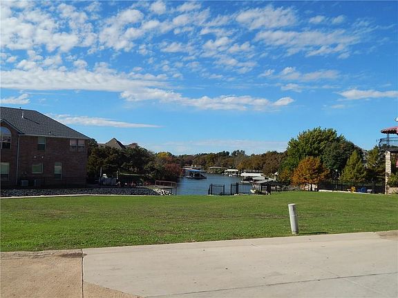 5th image of 8401 Sunset Cove Dr