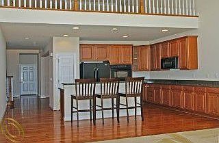 3rd image of 44891 Broadmoor Cir S