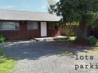 915 Clover Dr, Santa Rosa, CA 95401