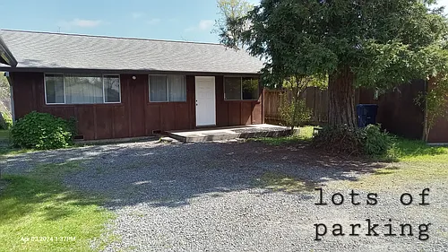 915 Clover Dr Photo 1