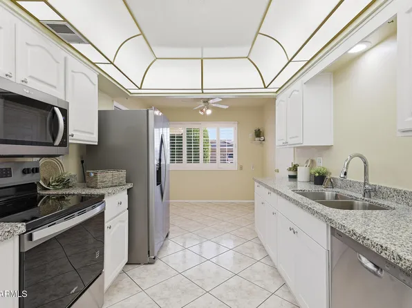 10760 W SARATOGA Circle, Sun City, AZ 85351