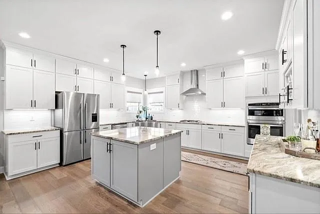 4 bed, 3.5 bath, 3975 sqft, $3,900 — Photo 4