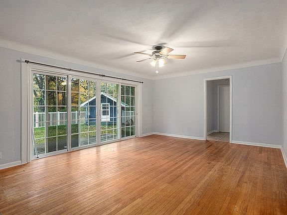2nd image of 3711 Wolf Dr
