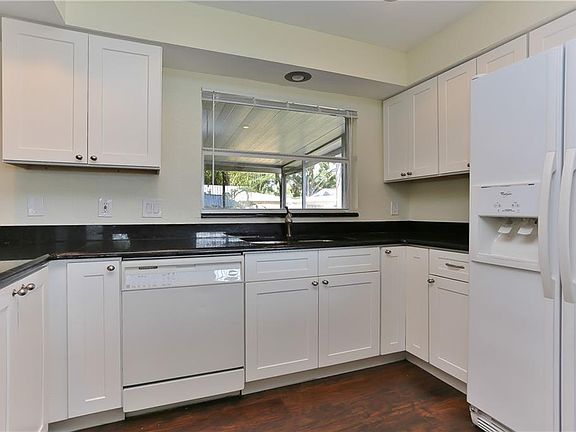5th image of 10440 Antilles Dr
