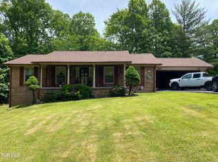 1480 Rose Rdg, Clintwood, VA 24228