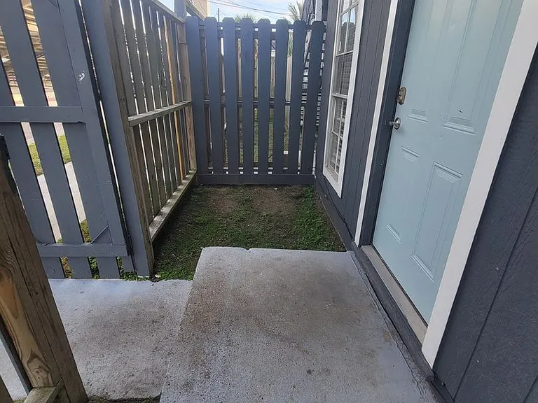 2801 Avenue M — Photo 15