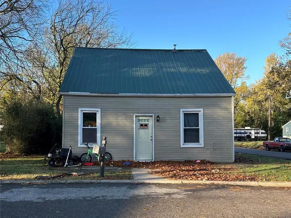 211 Channing St, Chester, IL 62233