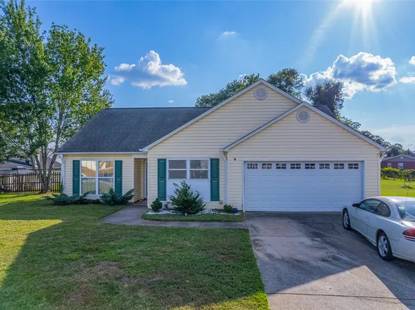 3 Amador Ct, Simpsonville, SC 29680
