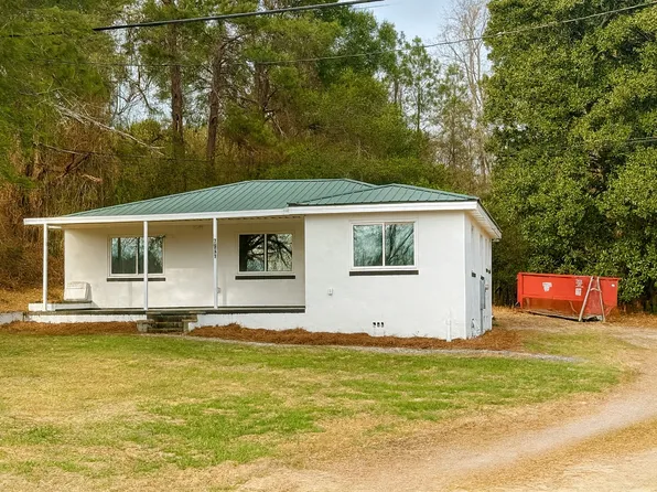 7951 Main St, West End, NC 27376