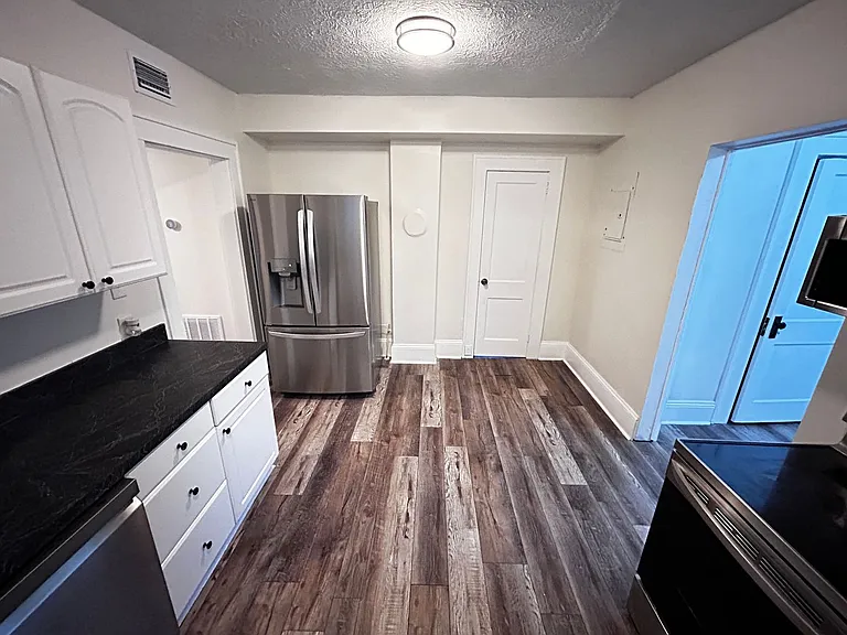 2561 Rosselle St — Photo 19