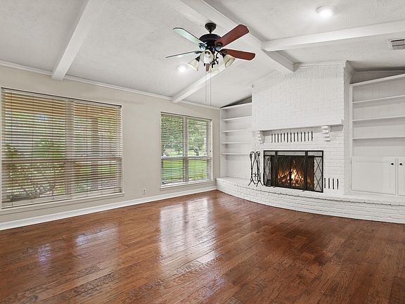 3rd image of 1628 Leisure Ln