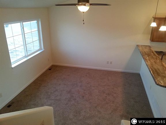 3rd image of 608 Toll St