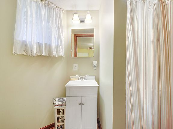 Downstairs Bath with Shower