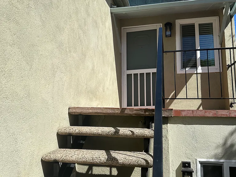 1630 Ocean Ave #B — Photo 3