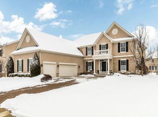 4671 Village Club Dr, Powell, OH 43065