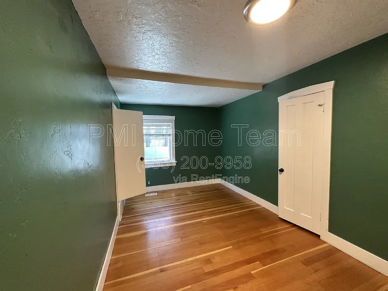 146 E 200 N — Photo 9