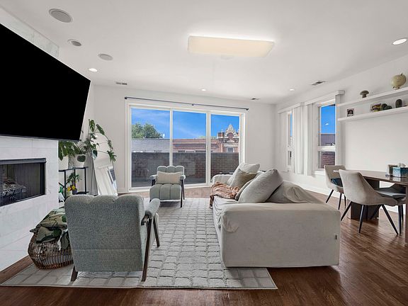 3rd image of 3505 N Elston Ave #2