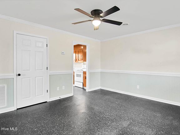 4th image of 1002 School St