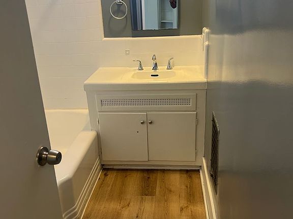 5th image of 4134 1/4 Somerset Dr
