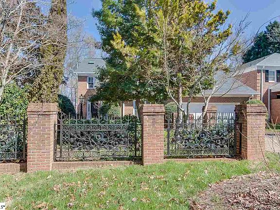 2nd image of 206 Hidden Hills Dr