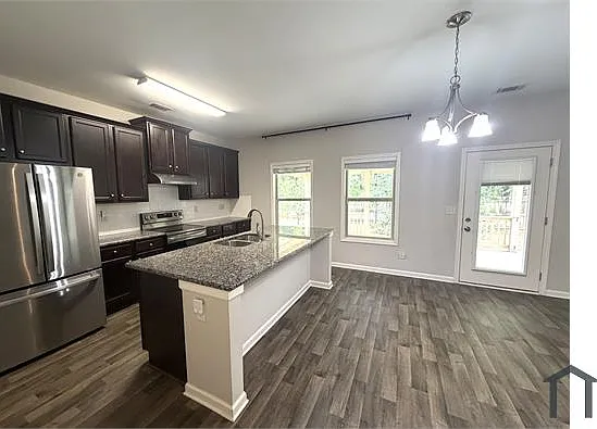1096 Glenwyck Dr — Photo 15