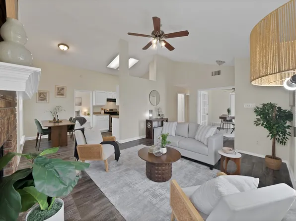 5604 Congressional Dr, Arlington, TX 76018
