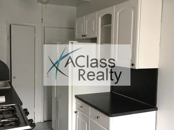 2148 46th St, Astoria, NY 11105