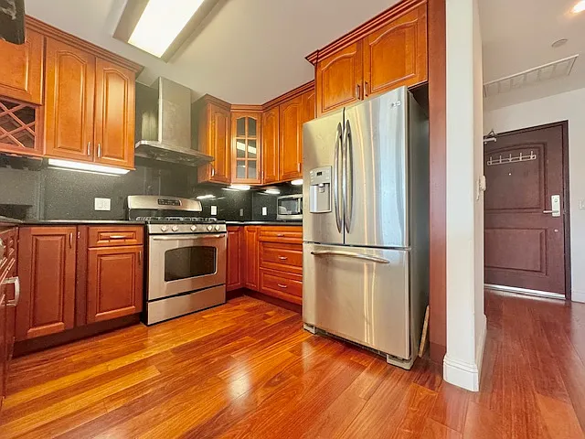 1 bed, 724 sqft, $3,000 — Photo 3